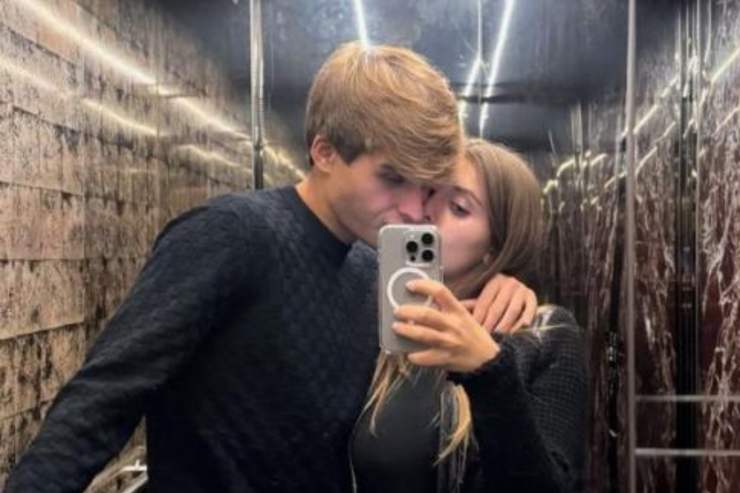 Davide Bonolis foto incuriosisce fan