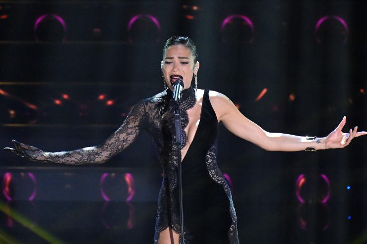 Elodie polemica concerto mancato