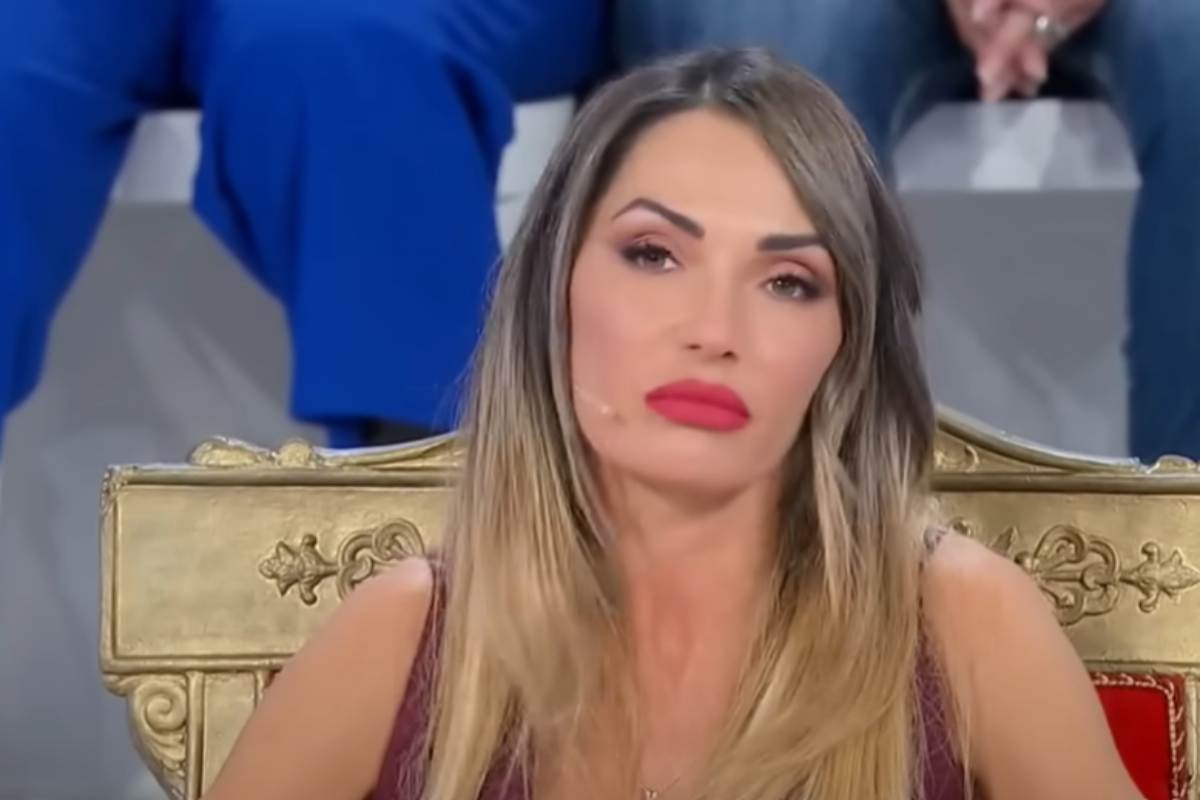 ex moglie corteggiatore Uomini e Donne attacca Ida Platano