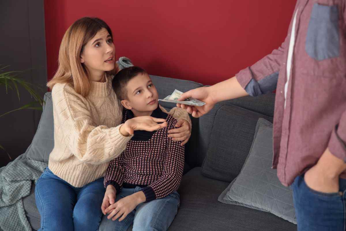 mantenimento ai figli quando i genitori sono obbligati