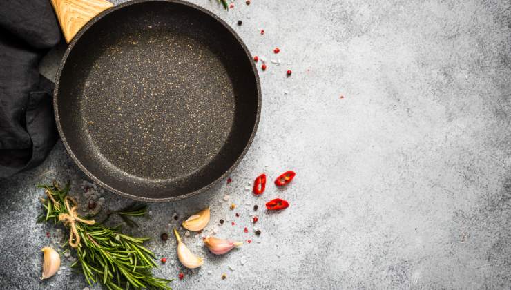 Padelle antiaderenti pericolo salute